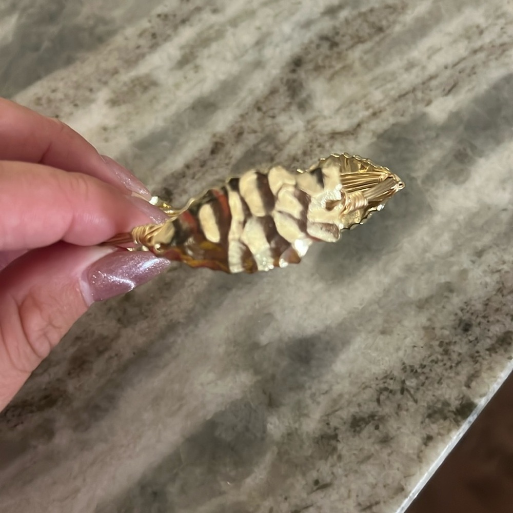 Bourbon and Boweties Gold Arrowhead